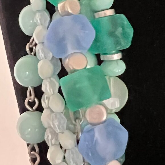 𝅺Lia Sophia Paradise Necklace - Picture 4 of 7